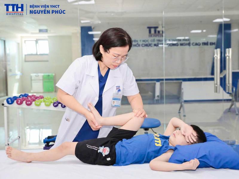 Bệnh viện YHCT Nguyên Phúc - Địa chỉ thăm khám và phục hồi chức năng chấn thương vận động cho trẻ