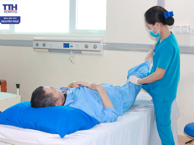 Không nên bỏ qua “giai đoạn vàng” phục hồi chức năng sau tai biến