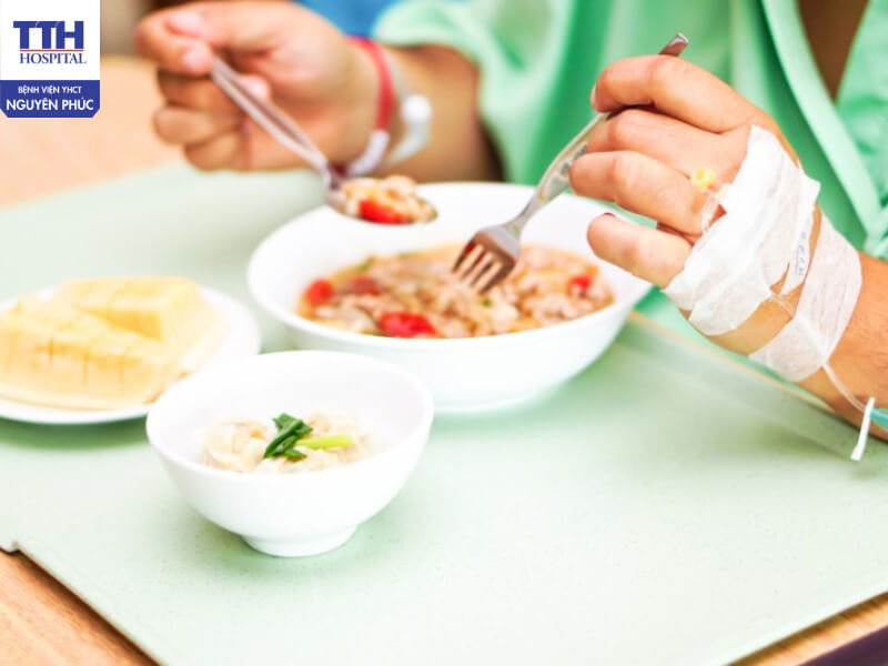 Chế độ ăn uống hỗ trợ phục hồi sau đột quỵ