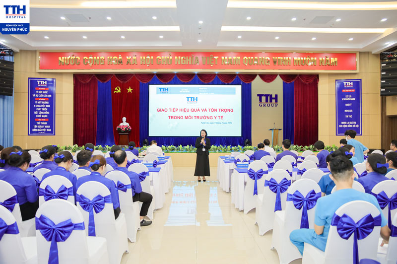 chủ đề “Giao tiếp hiệu quả và tôn trọng trong môi trường y tế”