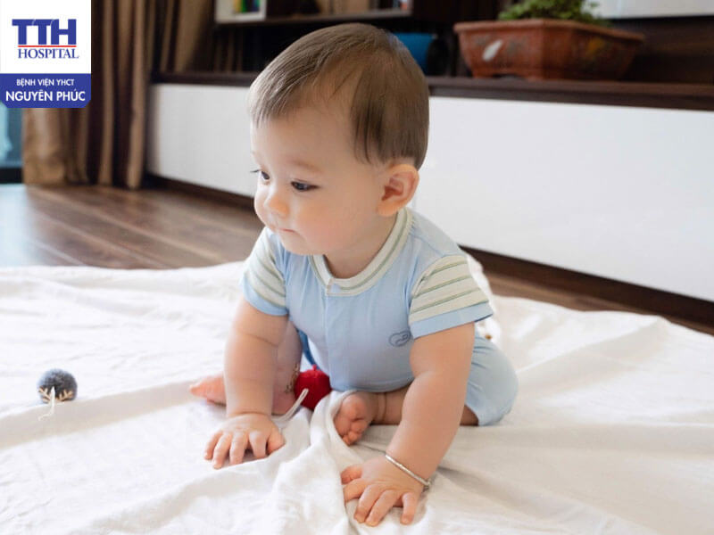 Dấu hiệu chậm phát triển vận động theo từng giai đoạn