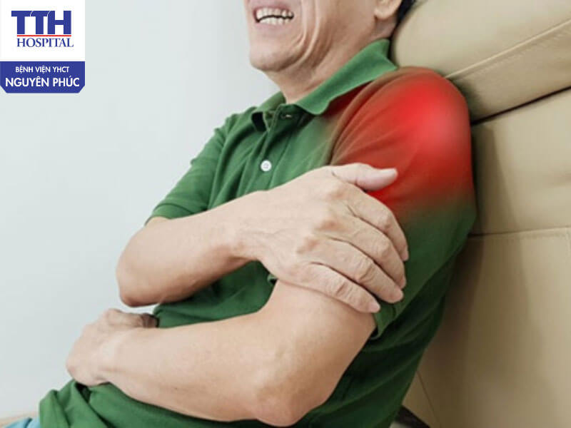 Dấu hiệu nhận biết rách gân cơ chóp xoay vai