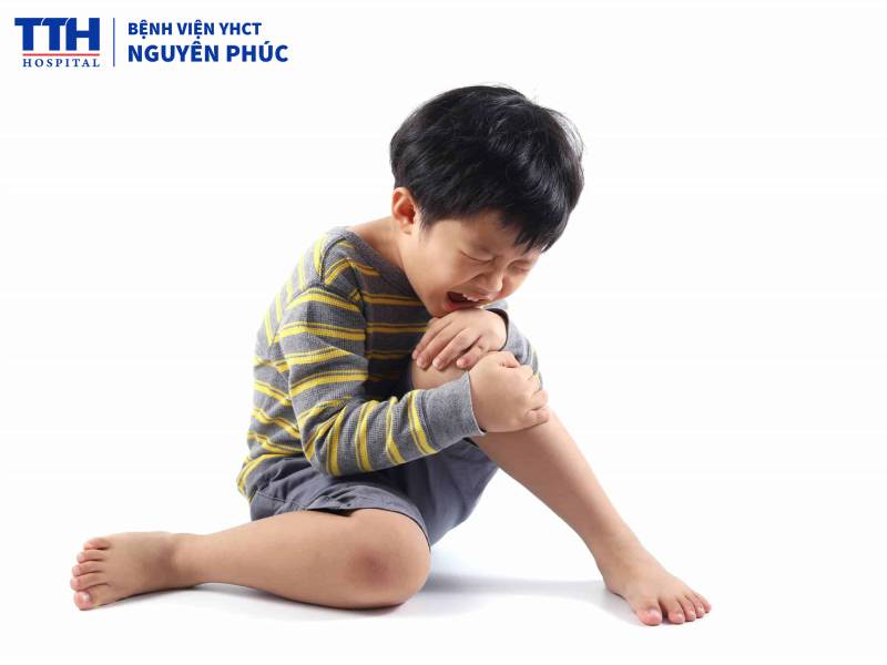 Dấu hiệu nhận biết trẻ bị chấn thương vận động