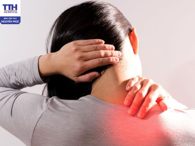 Đau vai gáy làm ảnh hưởng nặng nề đến giấc ngủ, tinh thần và chất lượng cuộc sống