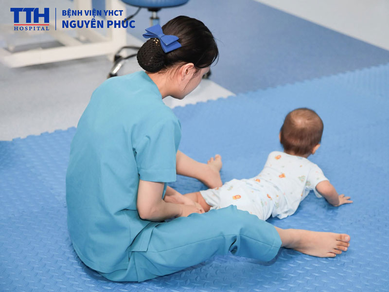 Điều trị dáng đi bất thường như thế nào?