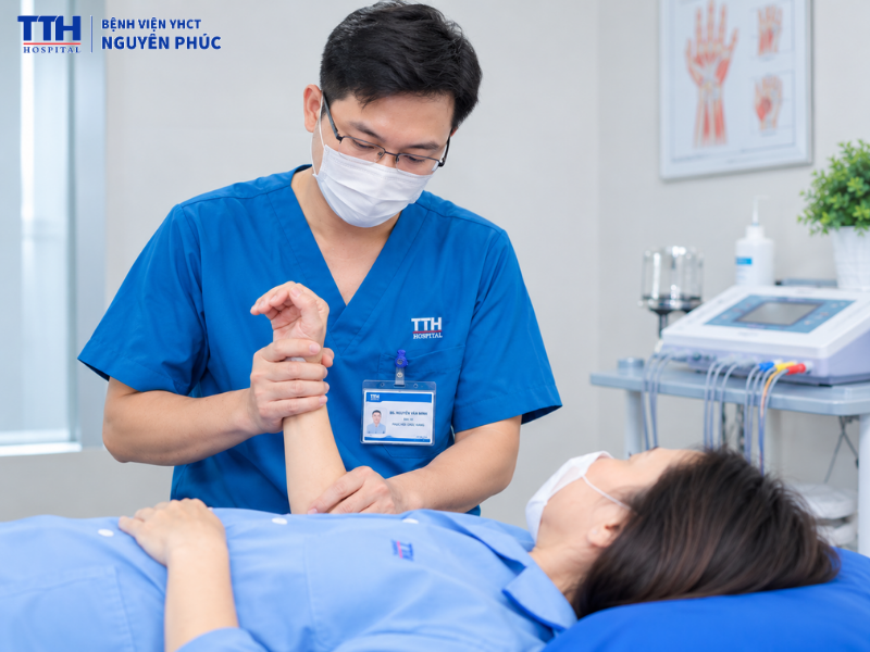 Điều trị hội chứng ống cổ tay tại Bệnh viện YHCT Nguyên Phúc