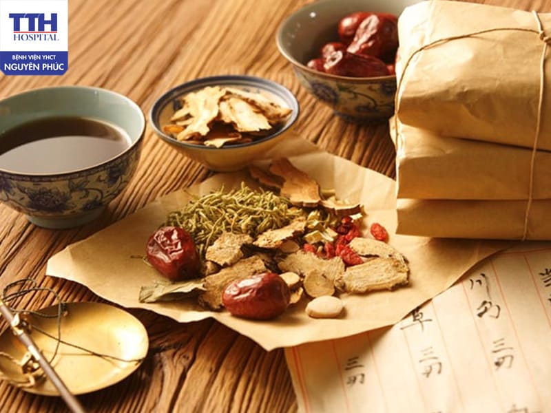 Dùng thuốc Đông Y điều trị đau cổ vai gáy