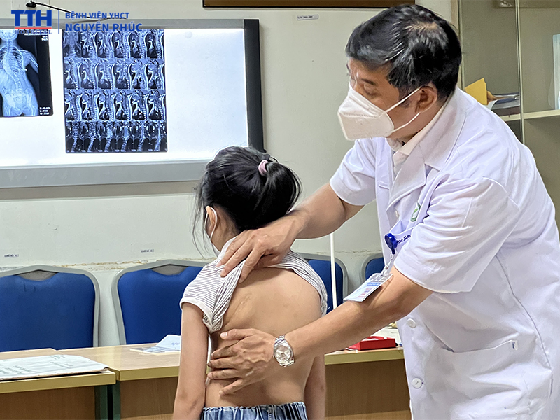 Khi nào cần đưa trẻ đi khám?