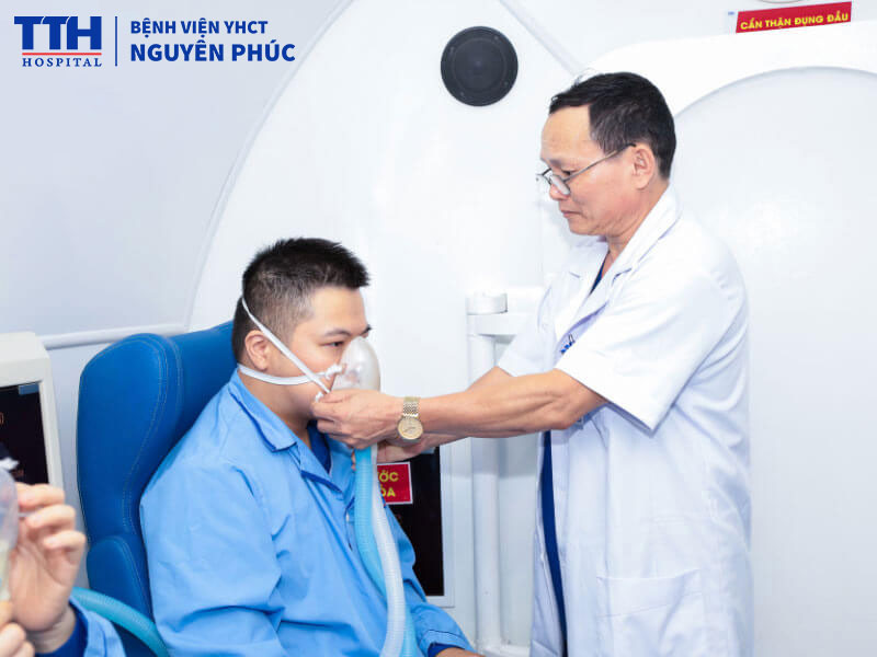 Khi nào nên điều trị điếc đột ngột bằng Oxy cao áp?