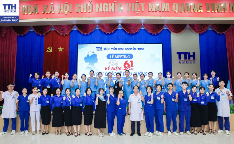 Lễ mít tinh kỷ niệm Ngày Quốc tế Điều dưỡng và phát động phong trào vệ sinh
