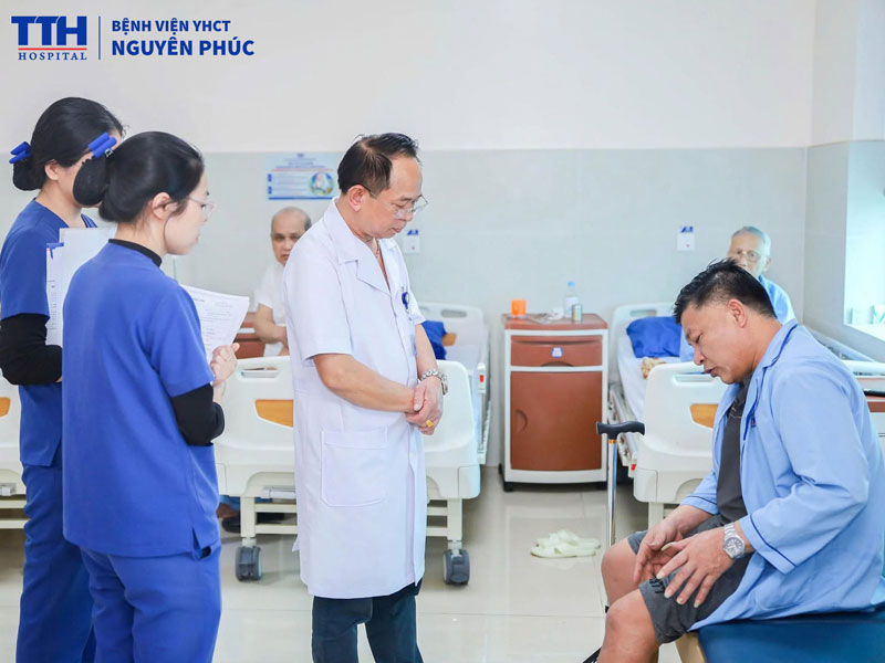 Người bệnh và gia đình có thể làm gì để chăm sóc sức khỏe tinh thần?