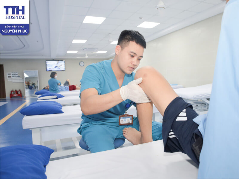 Phục hồi sau chấn thương dây chằng chéo trước tại Khoa PHCN SCT luôn được chú trọng theo phác đồ riêng biệt