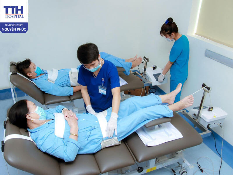 Phương pháp điều trị đau dây thần kinh tọa tại Bệnh viện YHCT Nguyên Phúc
