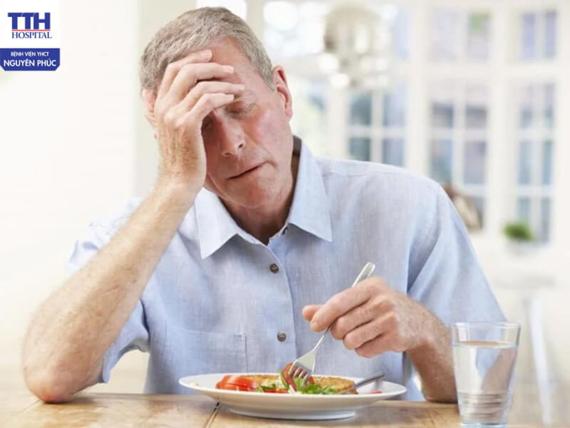 Tiểu đêm nhiều lần cũng gây ảnh hưởng đến chế độ ăn uống và gây chán ăn, mệt mỏi