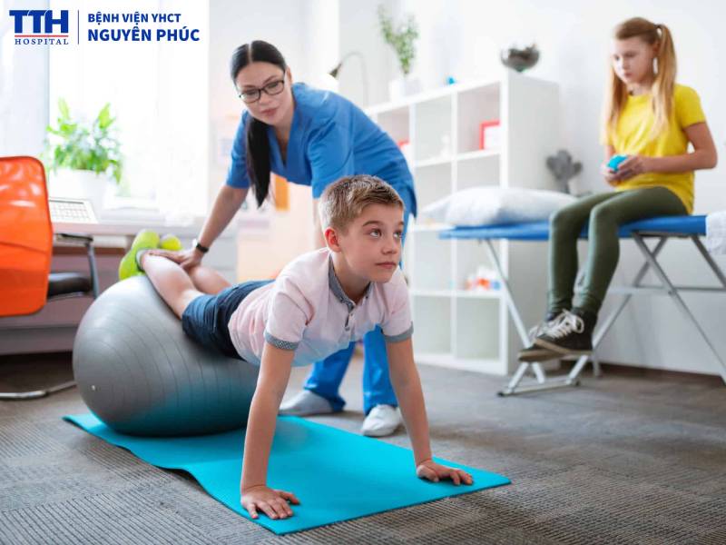 Trường hợp nào cần phục hồi chức năng sau chấn thương vận động?