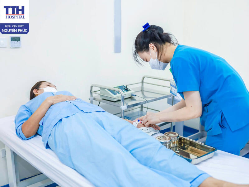 Vì sao nên lựa chọn Laser nội mạch tại Bệnh viện YHCT Nguyên Phúc