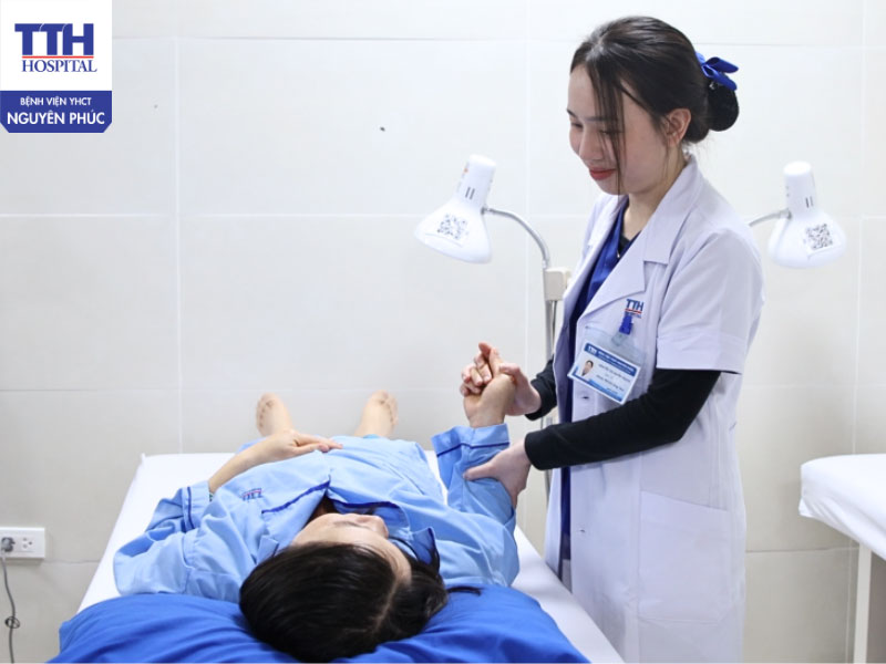 Vì sao người bệnh cần phục hồi chức năng sau điều trị ung thư?